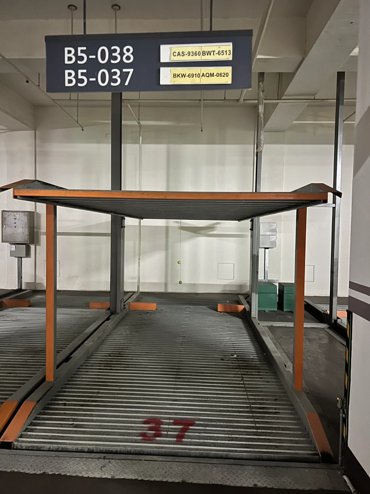 Cloud Century SUV Mechanical Parking Space 1
